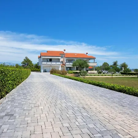 Apartamento Family Friendly With A Swimming Pool - Kozjak, - 18542