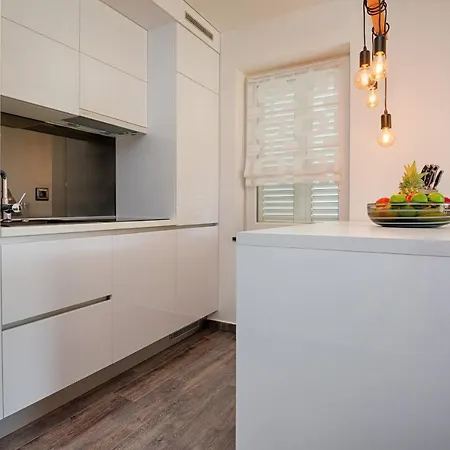 Apartamento Family Friendly With A Swimming Pool - Kozjak, - 18542