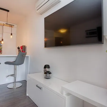 Apartamento Family Friendly With A Swimming Pool - Kozjak, - 18542